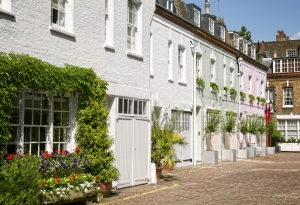 UK House Sales Remain Sluggish amid Continued Market Uncertainty