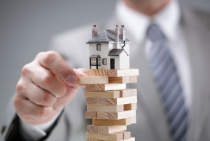 Homeowners Given Hard Choice to Stay Put or Sell During a Strong Housing Market Homeowners Given Hard Choice to Stay Put or Sell During a Strong Housing Market