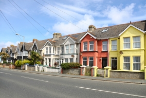 UK House Price Growth Falls Amid Brexit Uncertainty
